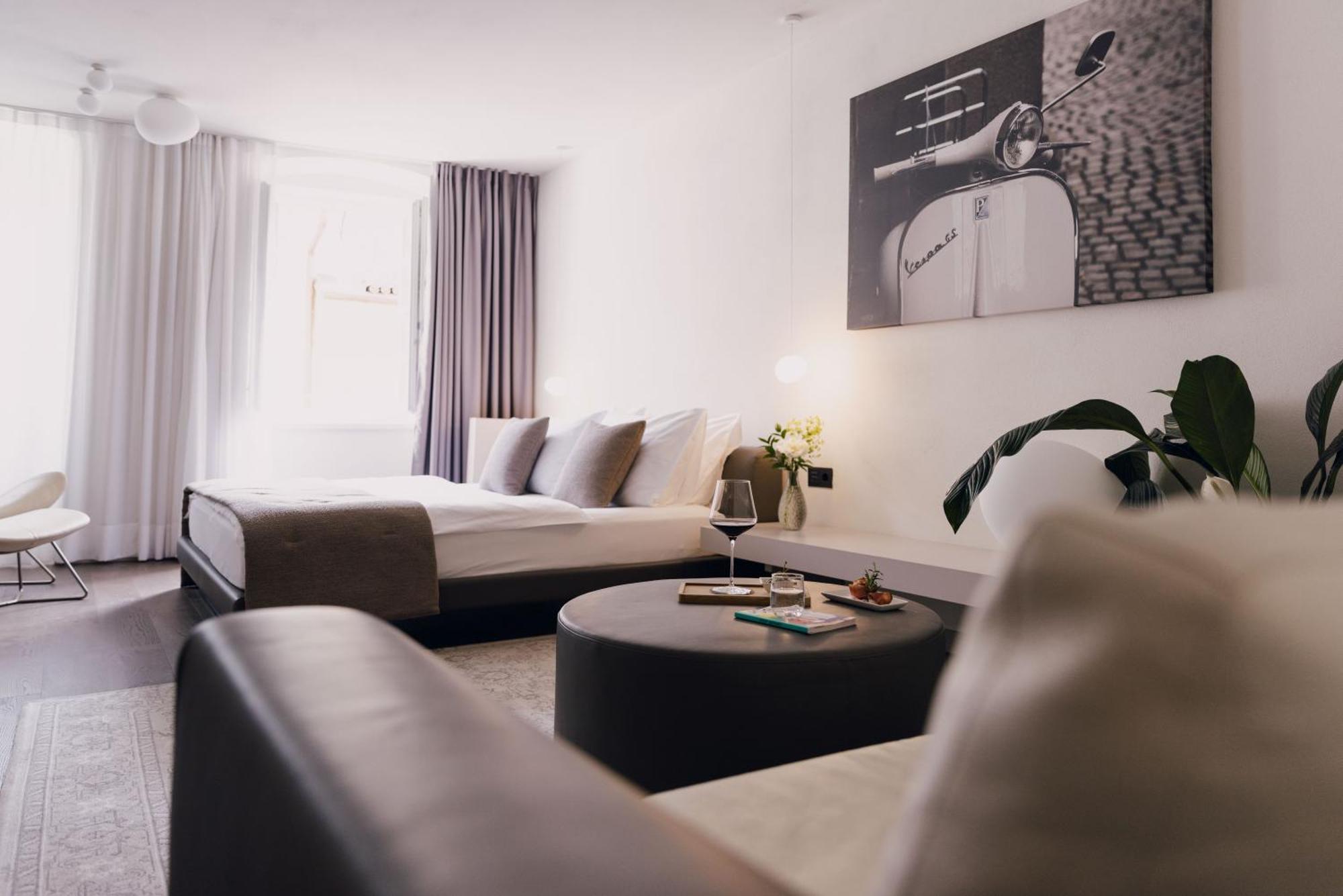 Suiteseven Hotel